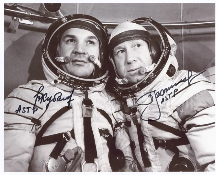 Apollo Soyuz Test Project autograph