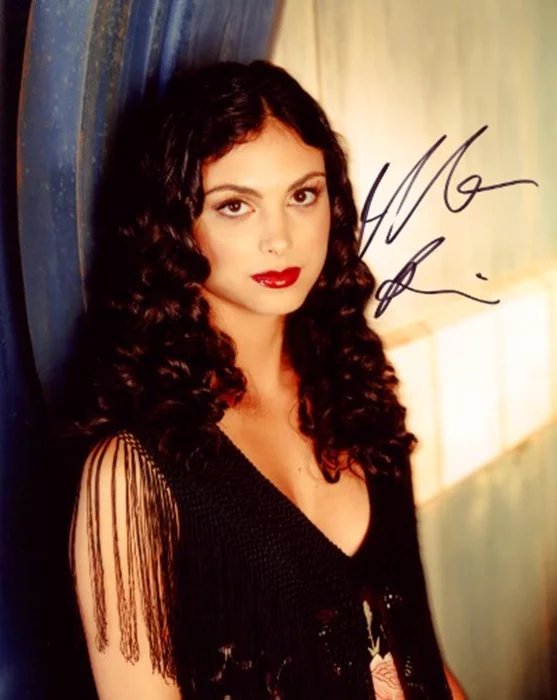 Morena Baccarin autograph