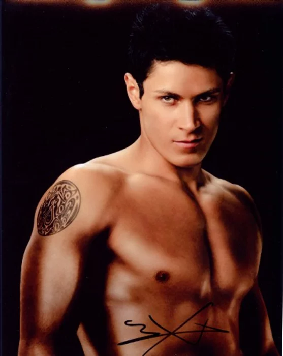 Alex Meraz autograph