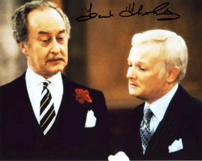 Frank Thornton autograph