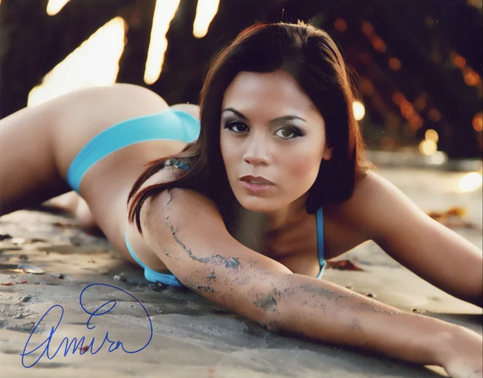Amira autograph
