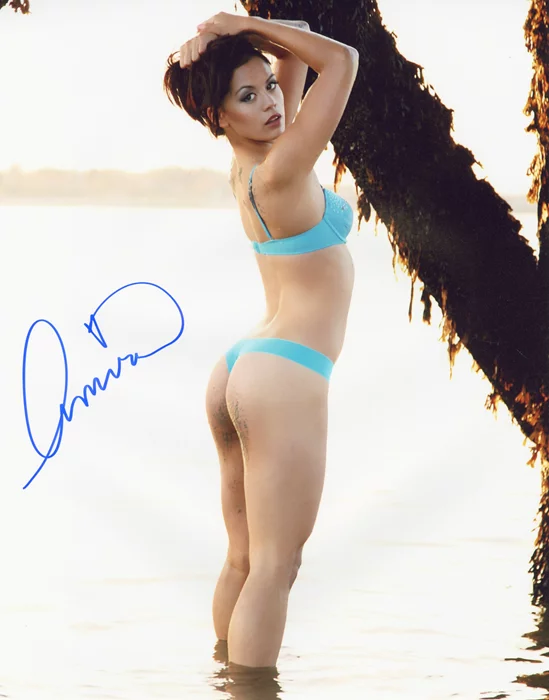 Amira autograph