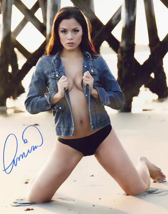 Amira autograph