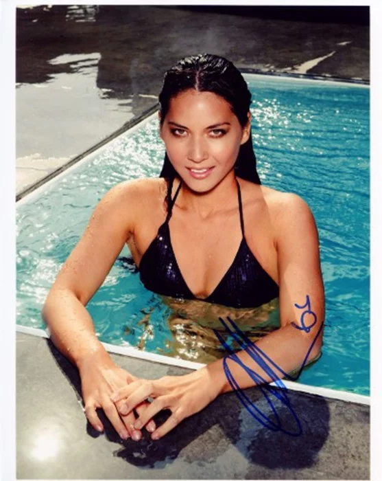 Olivia Munn autograph
