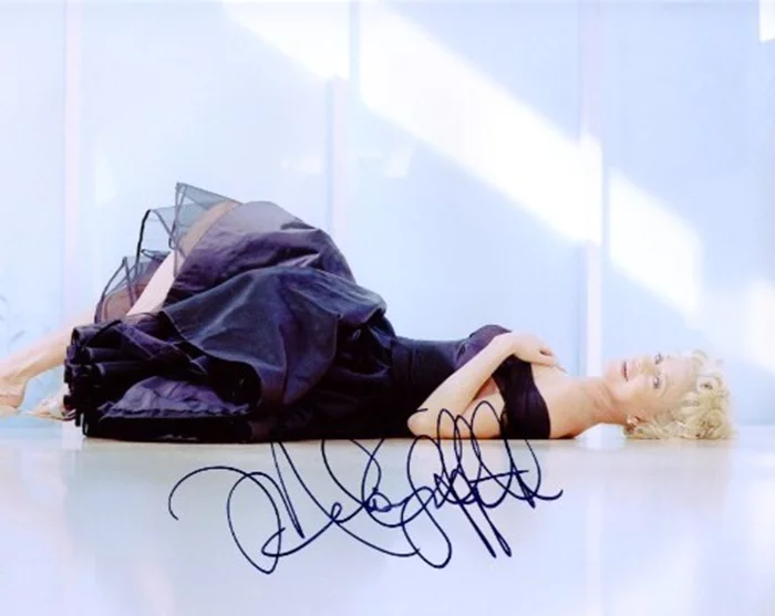 Melanie Griffith autograph