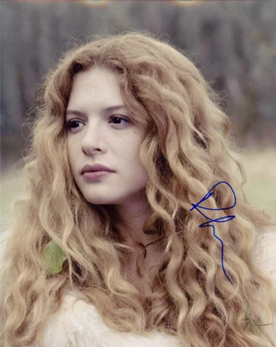 Rachelle Lefevre autograph
