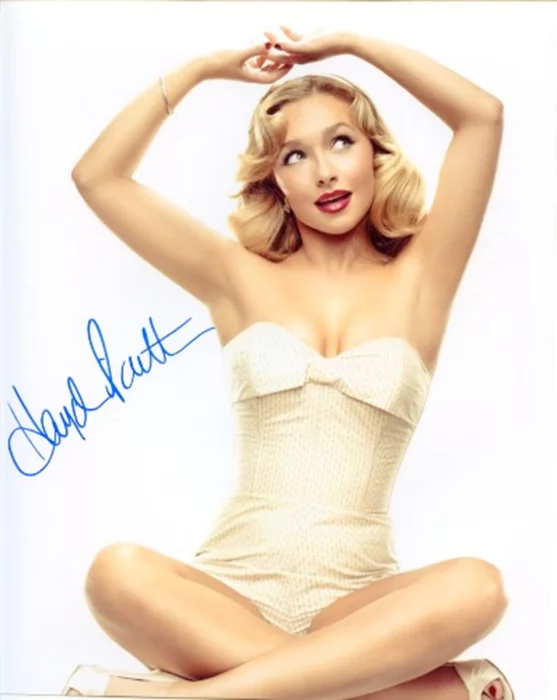 Hayden Panettiere autograph