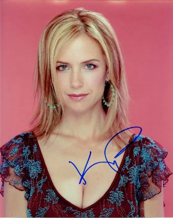Kelly Preston autograph