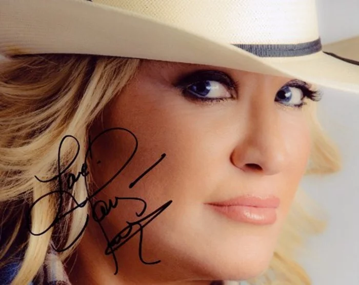 Tanya Tucker autograph