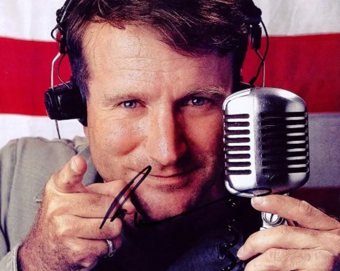 Robin Williams autograph