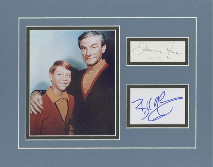 Lost In Space autograph