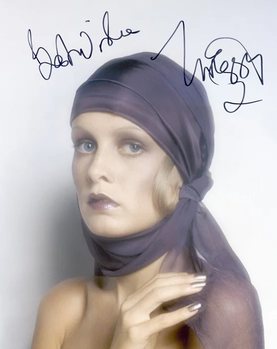 Twiggy Lawson autograph