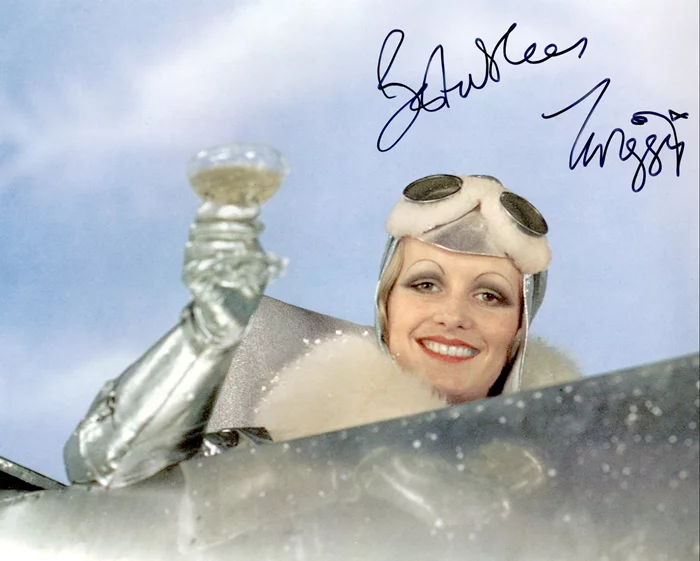 Twiggy Lawson autograph