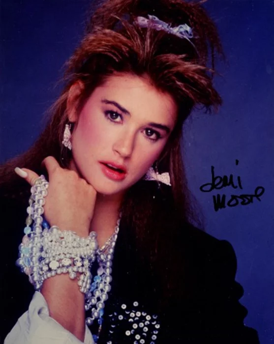 Demi Moore autograph