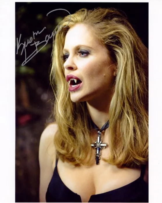 Kristin Bauer autograph