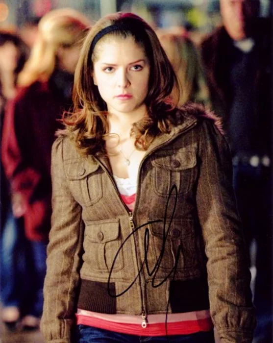 Anna Kendrick autograph