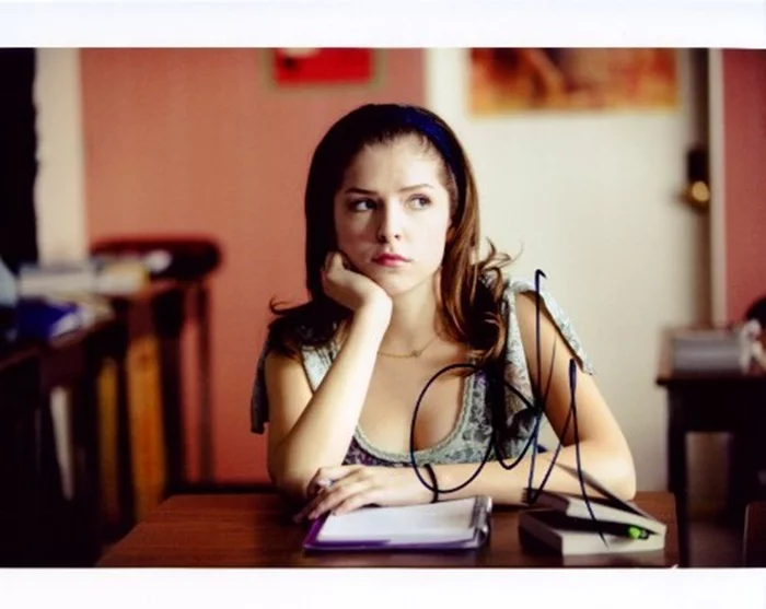 Anna Kendrick autograph