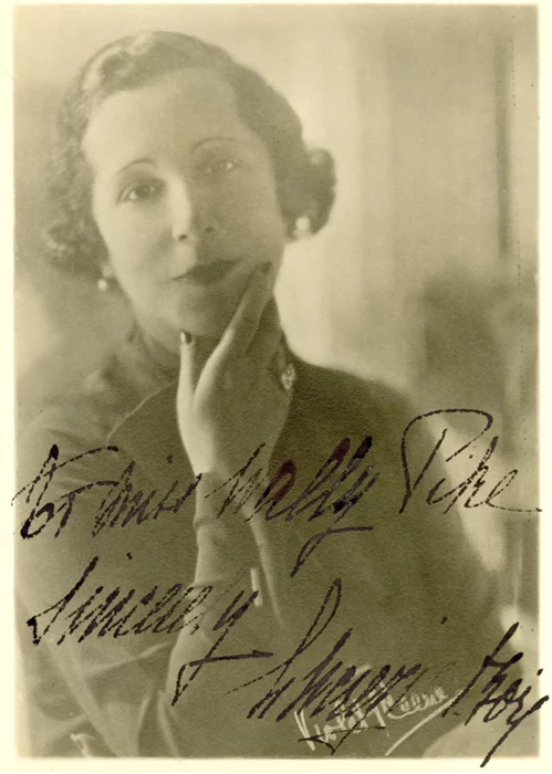 Lucrezia Bori autograph