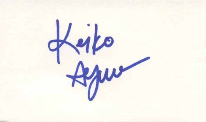 Keiko Agena autograph