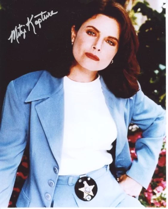 Mitzi Kapture autograph