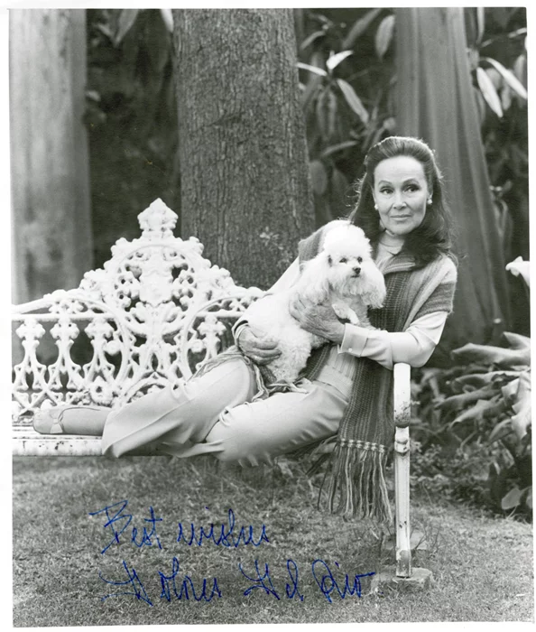 Dolores Del Rio autograph