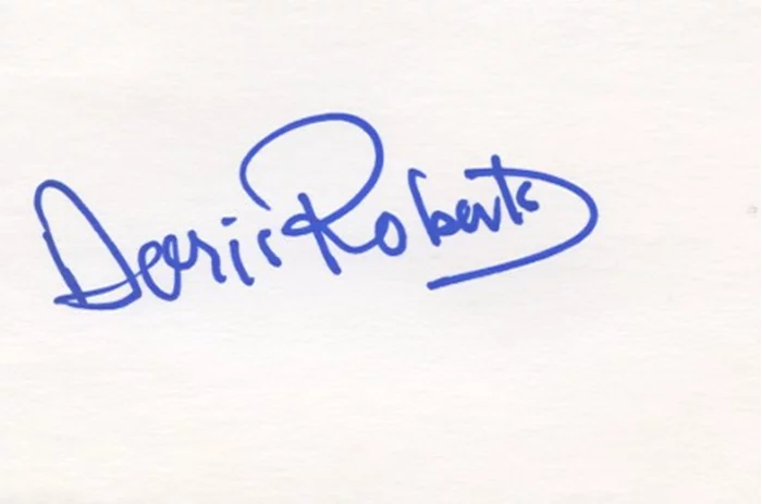 Doris Roberts autograph