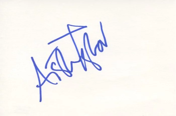 Aisha Tyler autograph