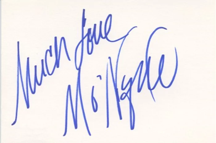 Mo'Nique autograph