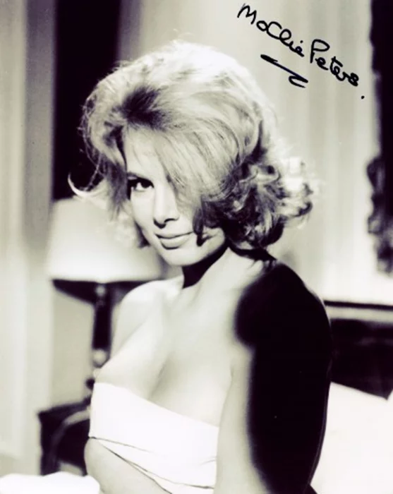 Mollie Peters autograph