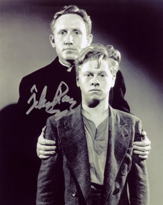 Mickey Rooney autograph