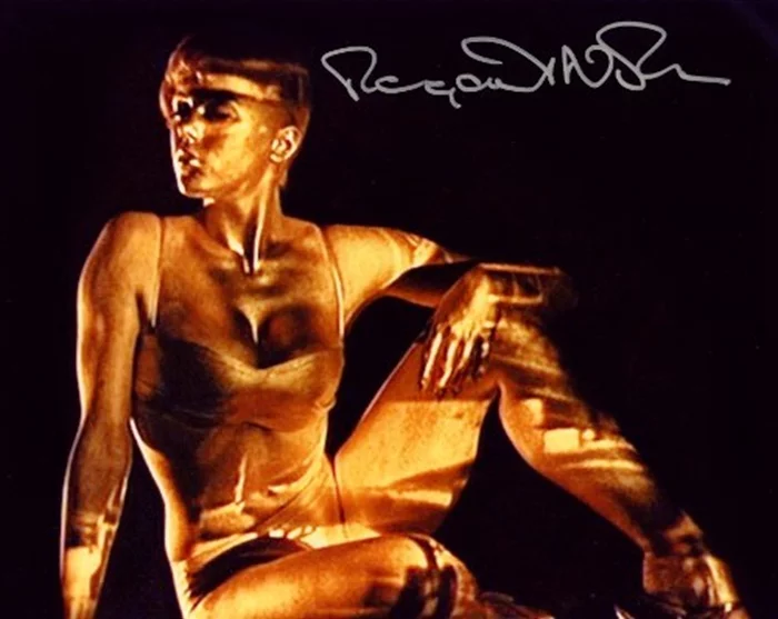 Margaret Nolan autograph