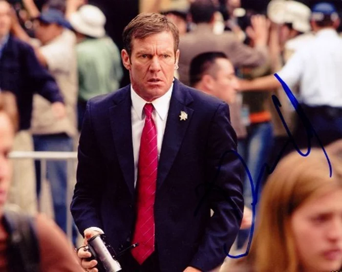Dennis Quaid autograph