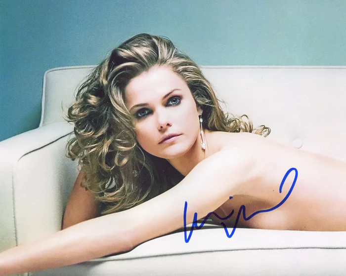Keri Russell autograph