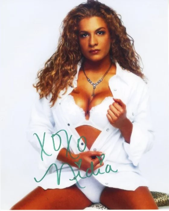 Nidia Guenard autograph