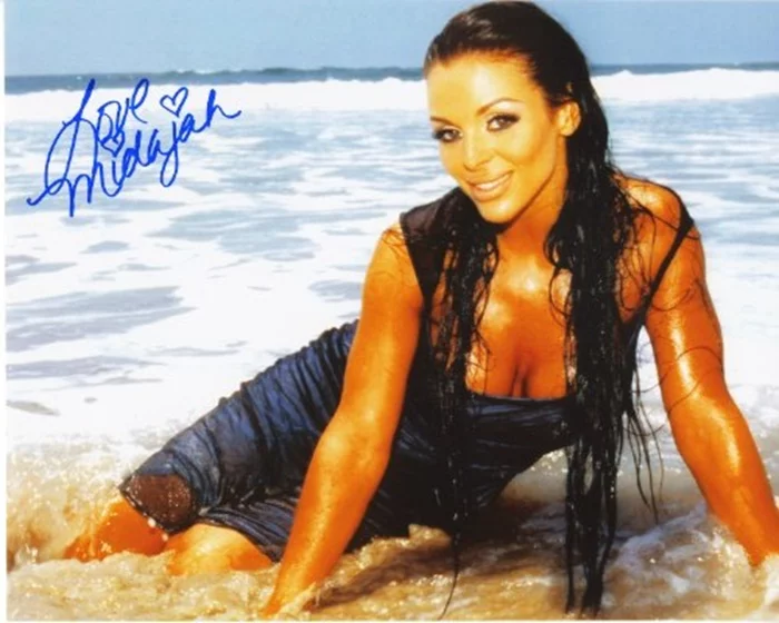Melinda McCallum autograph