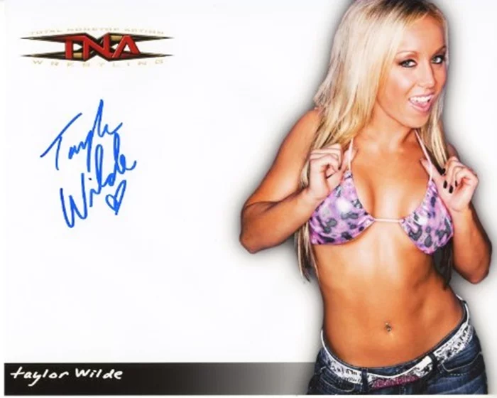 Taylor Wilde autograph