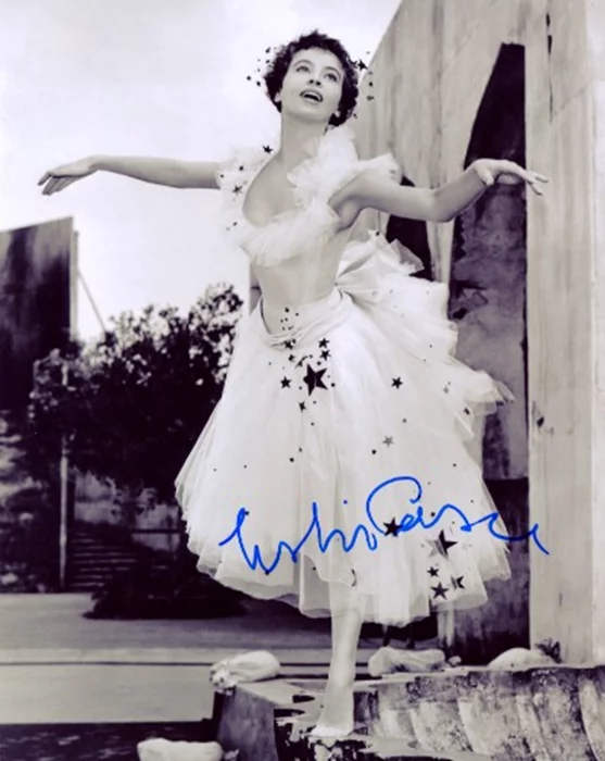 Leslie Caron autograph