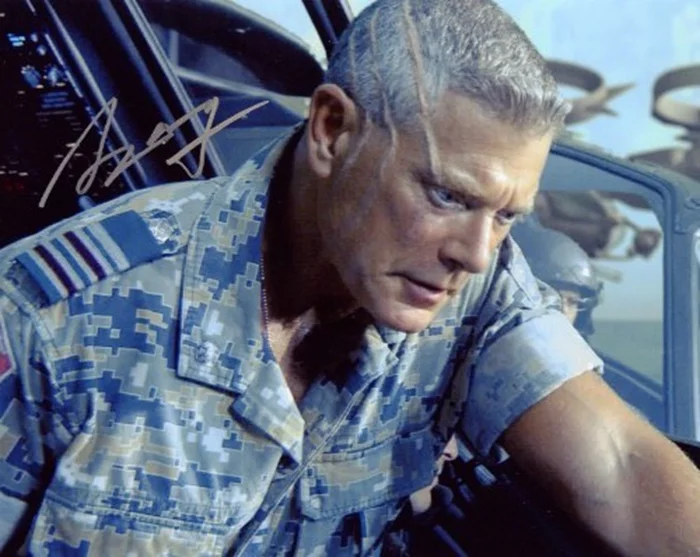Stephen Lang autograph