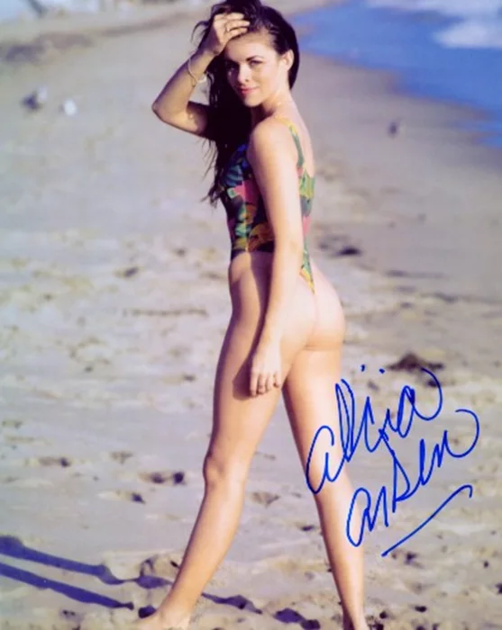 Alicia Arden autograph