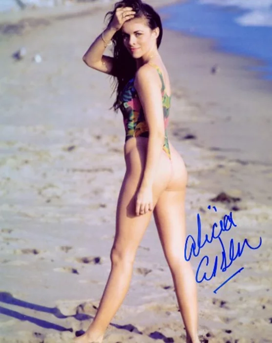 Alicia Arden autograph