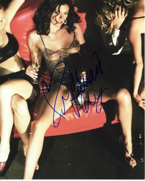Adrianne Curry autograph