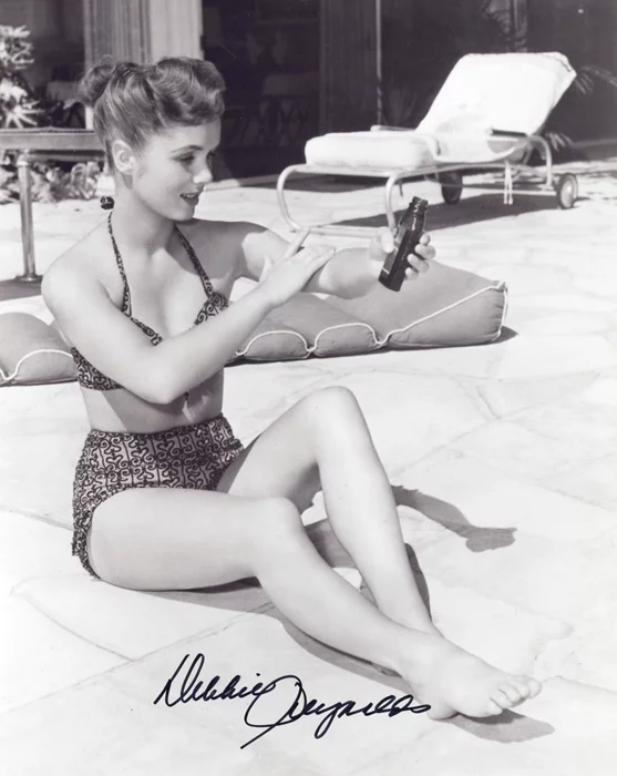 Debbie Reynolds autograph