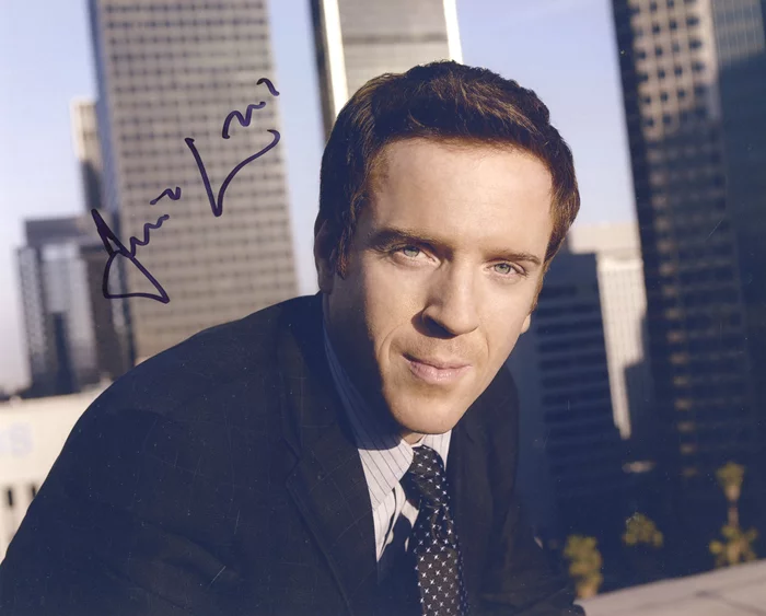 Damian Lewis autograph