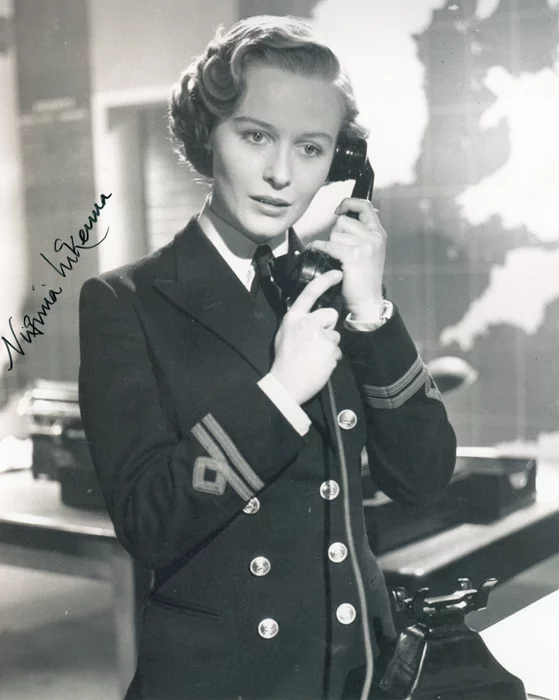 Virginia McKenna autograph