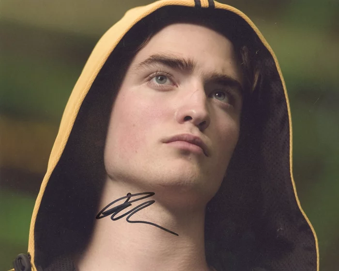 Robert Pattinson autograph