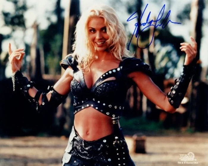 Hudson Leick autograph