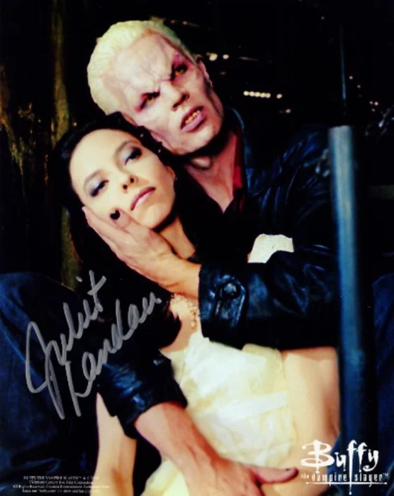 Juliet Landau autograph