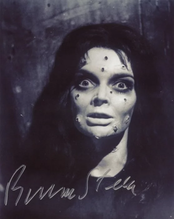 Barbara Steele autograph