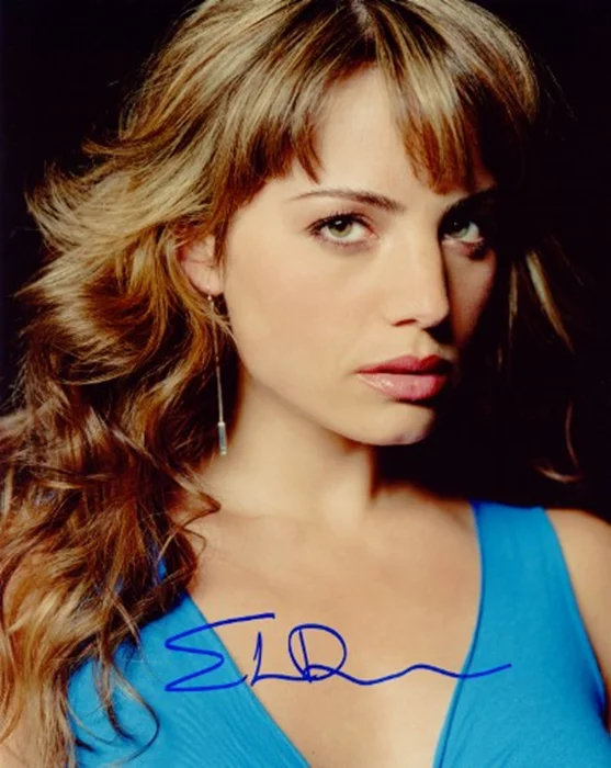 Erica Durance autograph