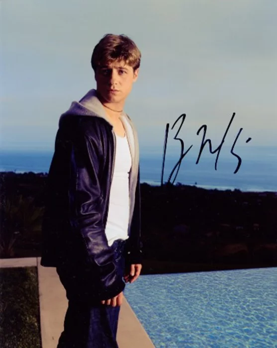 Benjamin McKenzie autograph